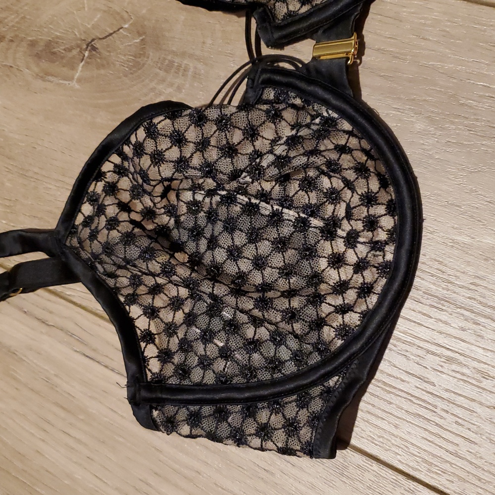 VS Very Sexy Mesh Starburst Unlined Demi Bra 36DD - Picture 6 of 12